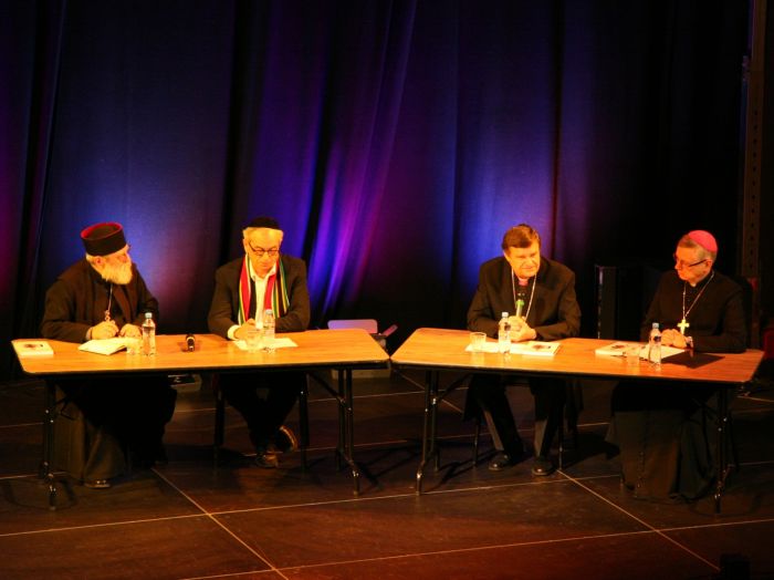 Uczestnicy panelu - ks. Cebulki, A. Gleichgewicht, bp Bogusz, bp Siemieniewski